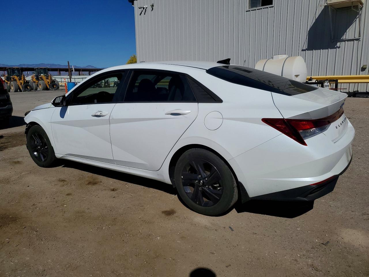 2023 Hyundai Elantra Sel - zdjęcie 2