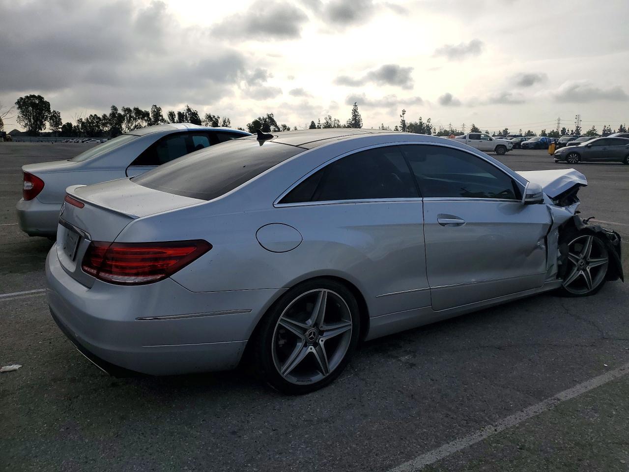 2015 Mercedes Benz E 400 - zdjęcie 3