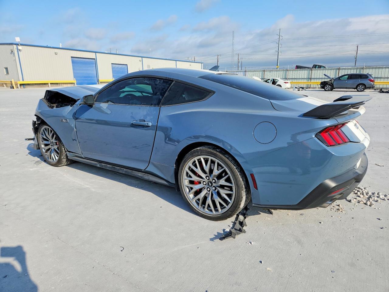 2024 Ford Mustang Gt - zdjęcie 2