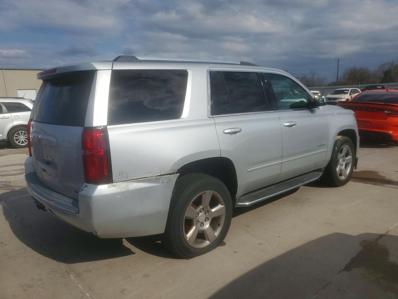 2018 Chevrolet Tahoe C1500 Premier - zdjęcie 3