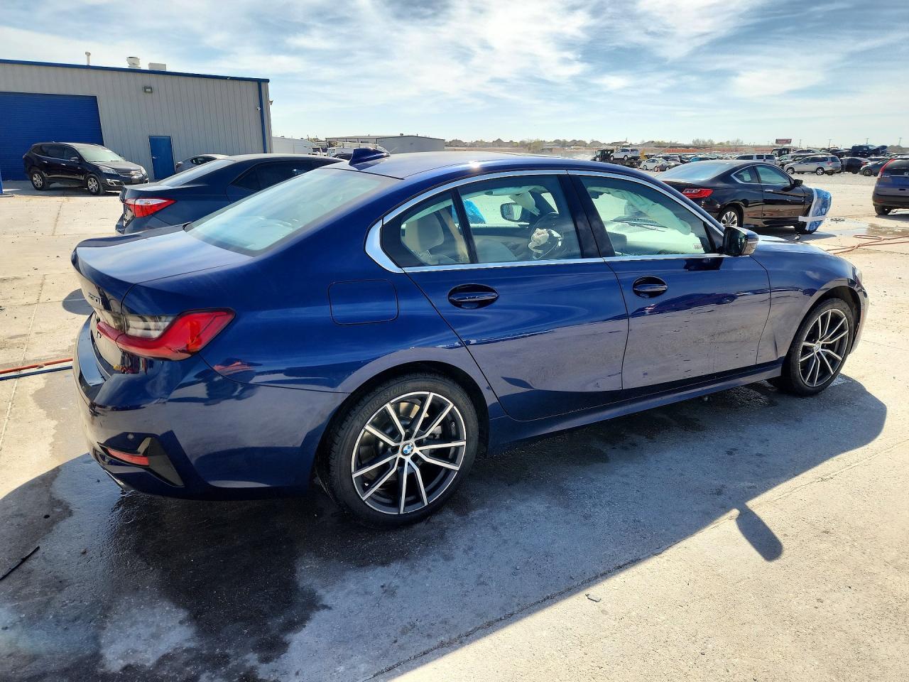 2020 BMW 330I - zdjęcie 3