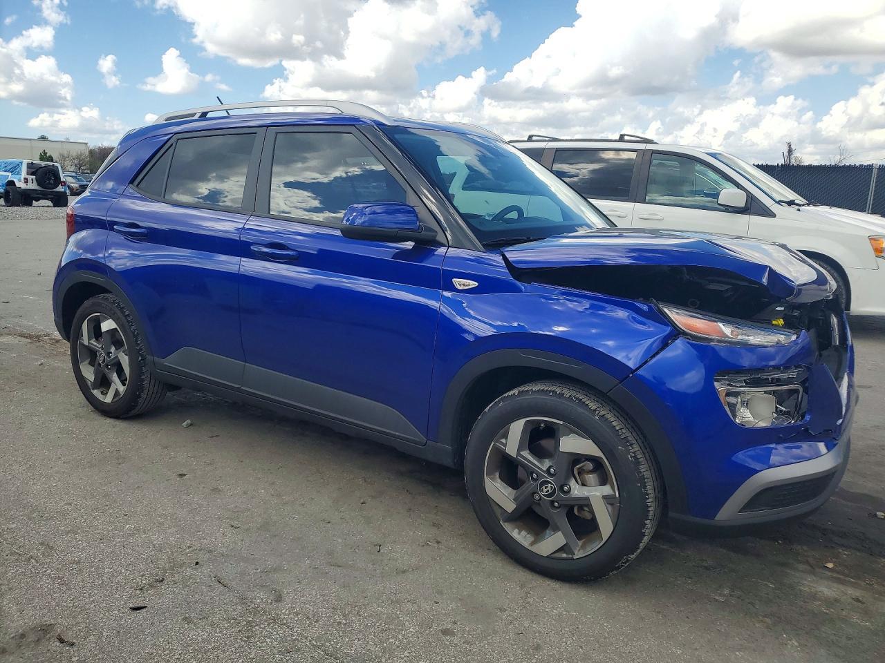 2025 Hyundai Venue Sel - zdjęcie 4