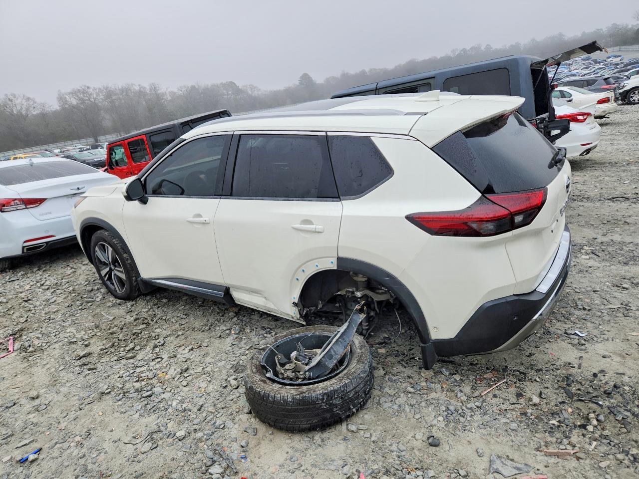 2021 Nissan Rogue Platinum - zdjęcie 2