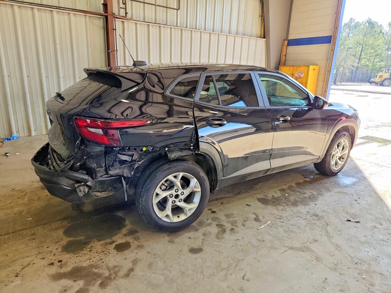 2024 Chevrolet Trax Ls - zdjęcie 3