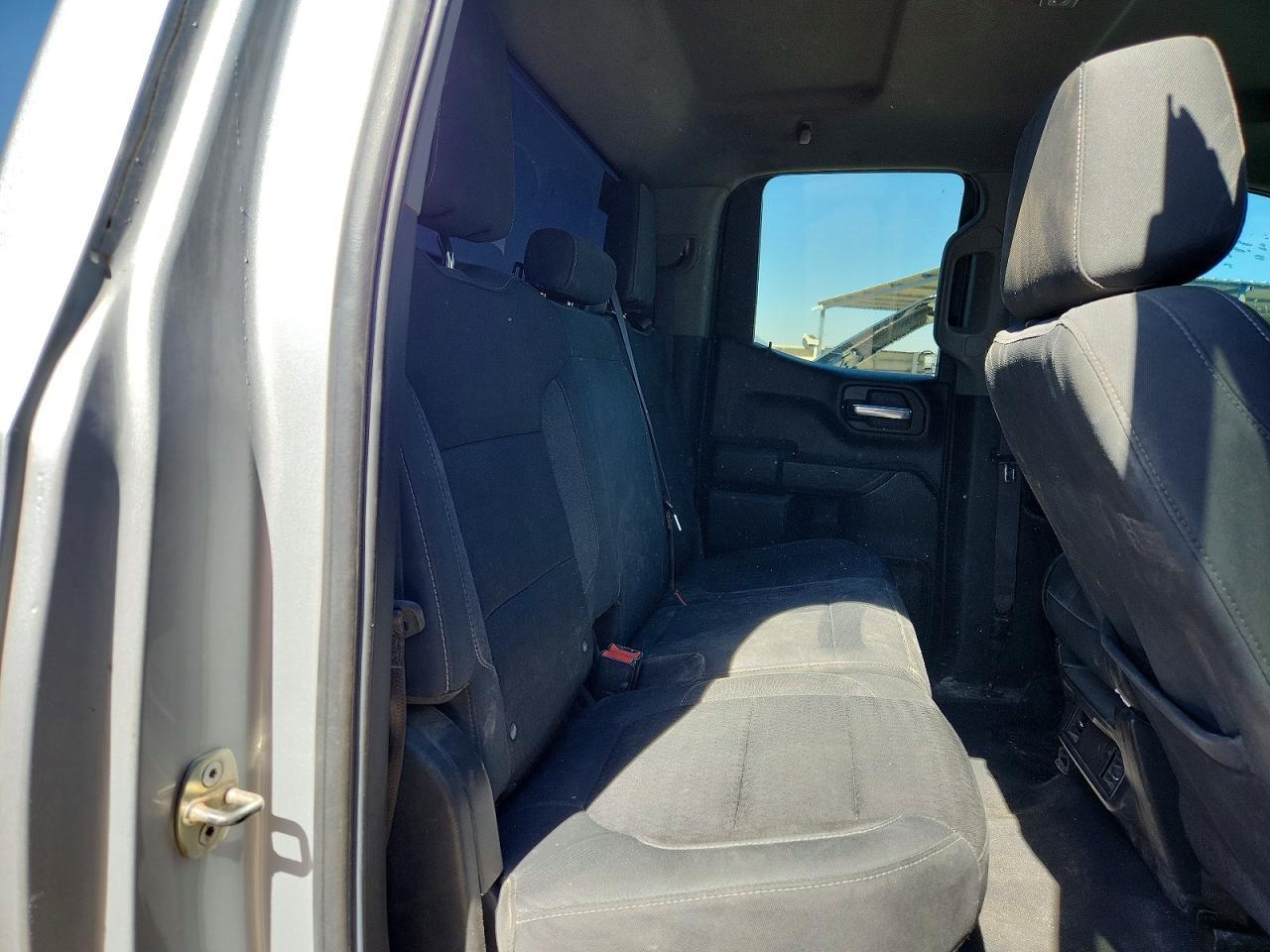 2020 Chevrolet Silverado K1500 Lt - zdjęcie 10