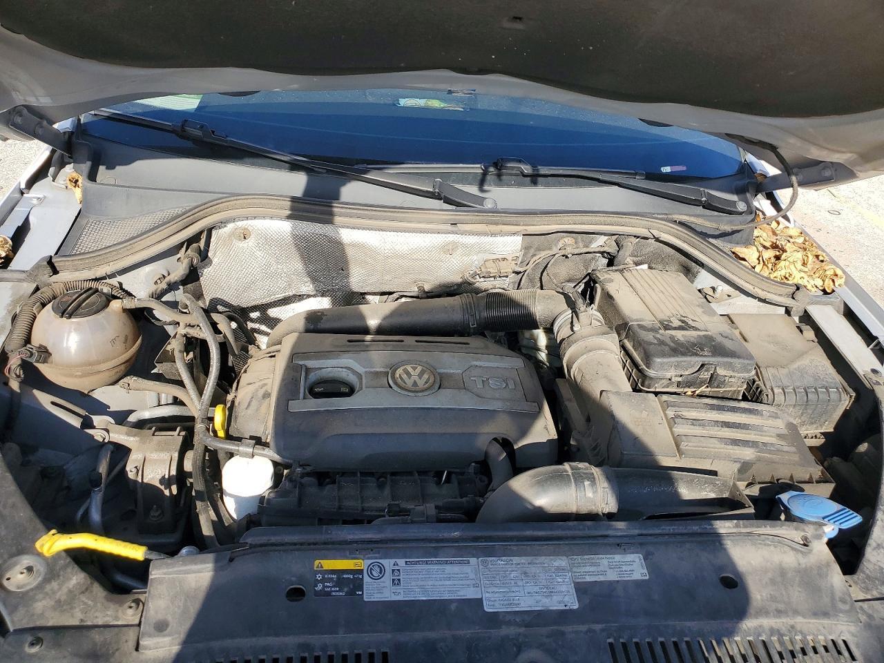 2015 Volkswagen Tiguan S - zdjęcie 12