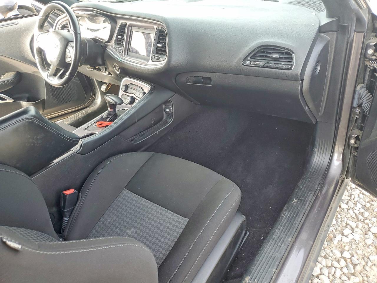 2022 Dodge Challenger Gt - zdjęcie 8