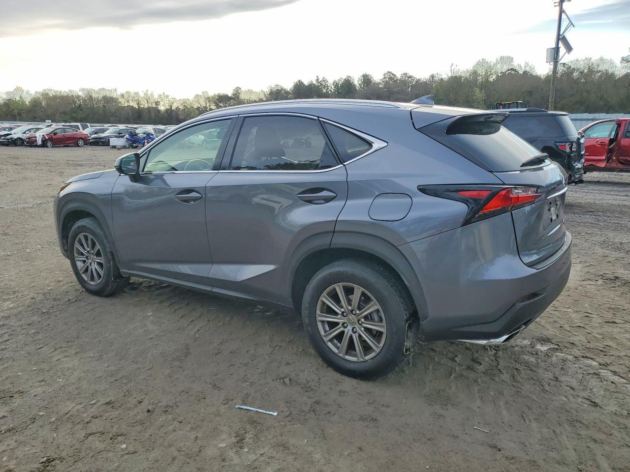 2017 Lexus Nx 200T Base - zdjęcie 2