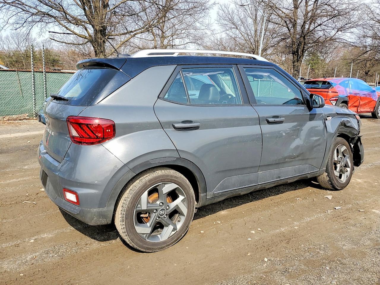 2023 Hyundai Venue Limited - zdjęcie 3