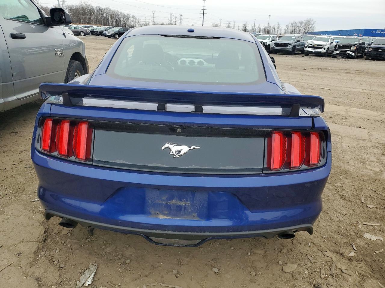 2016 Ford Mustang - zdjęcie 6
