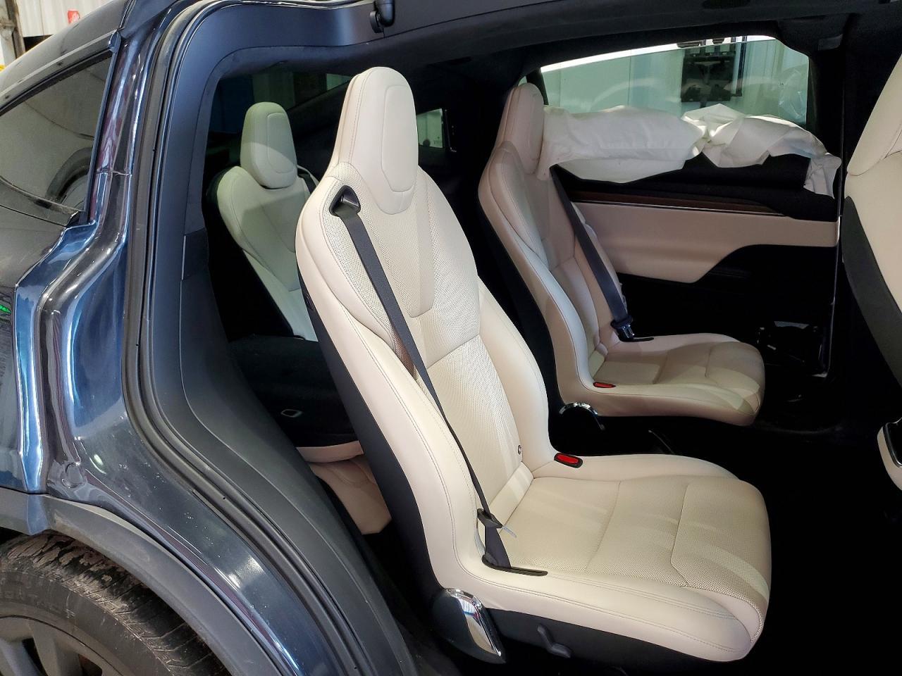 2023 Tesla Model X - zdjęcie 11