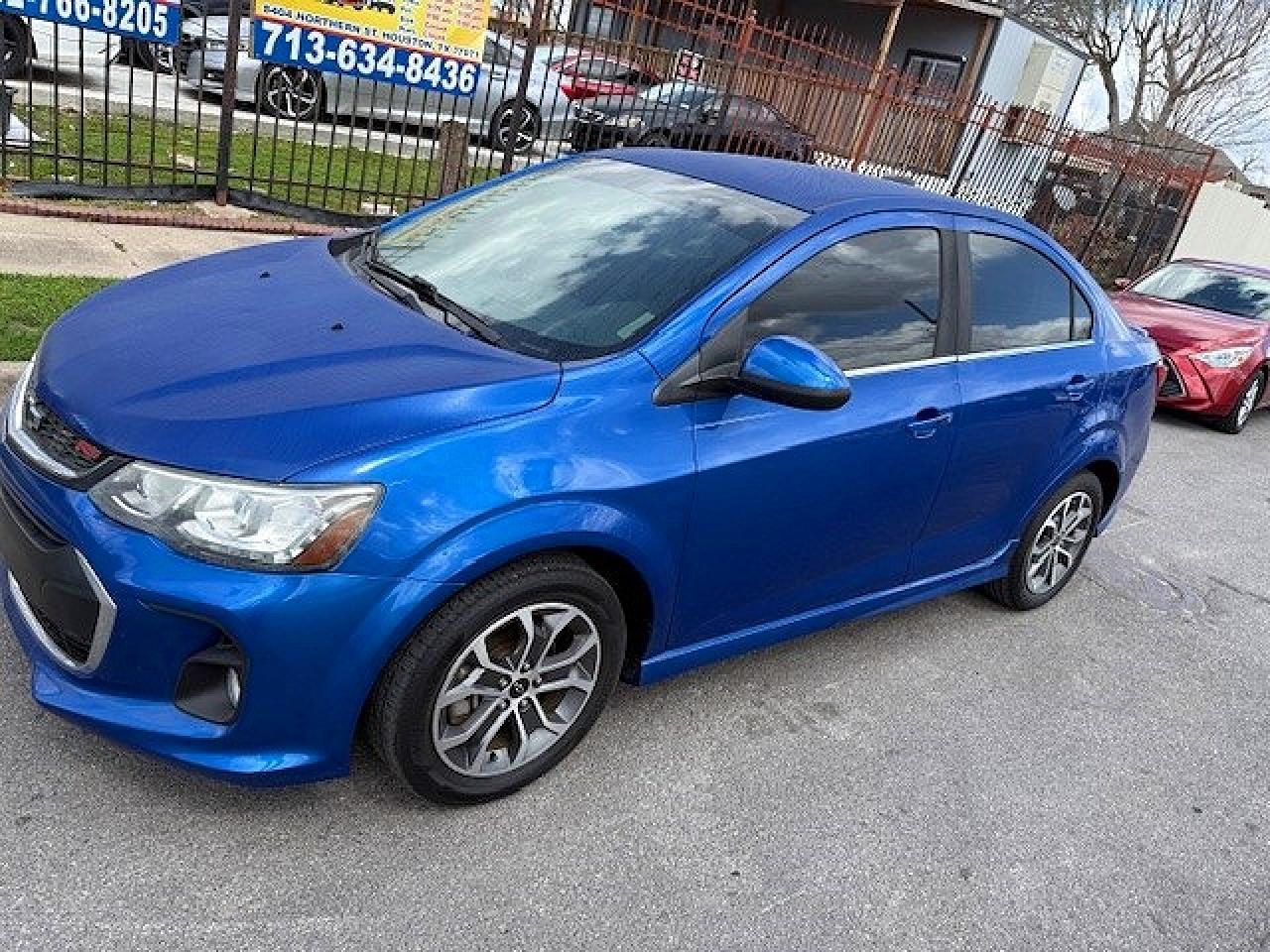 2018 Chevrolet Sonic Lt - zdjęcie 2