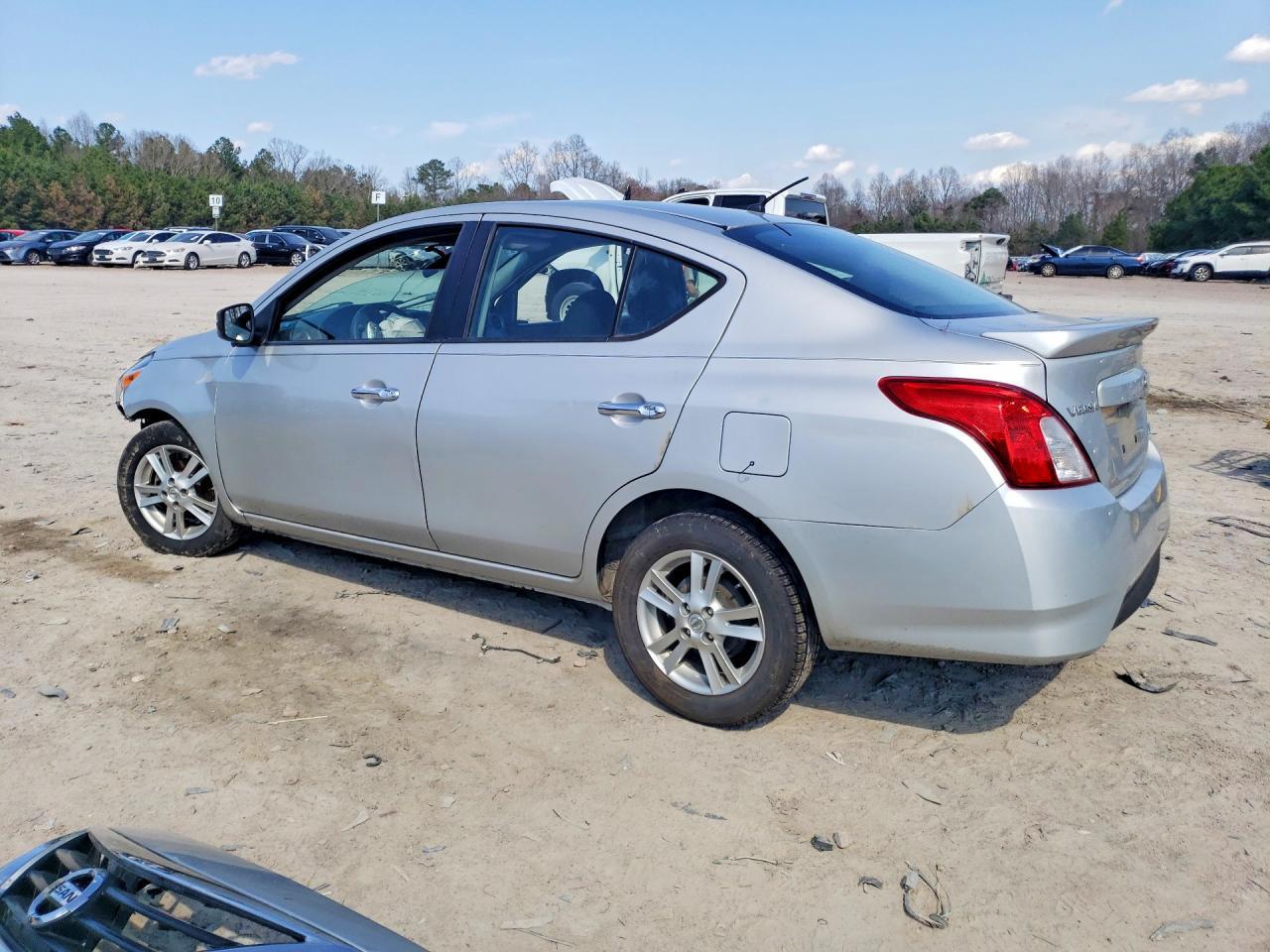 2015 Nissan Versa 1.6 Sv - zdjęcie 2