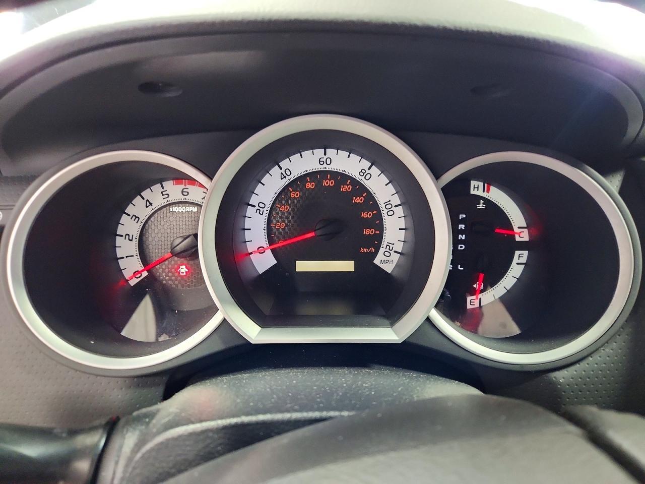 2015 Toyota Tacoma V6 - zdjęcie 9