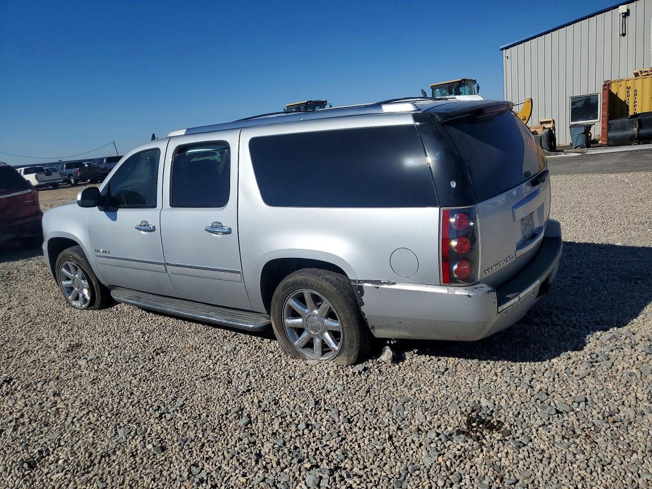2013 GMC Yukon Xl Denali - zdjęcie 2