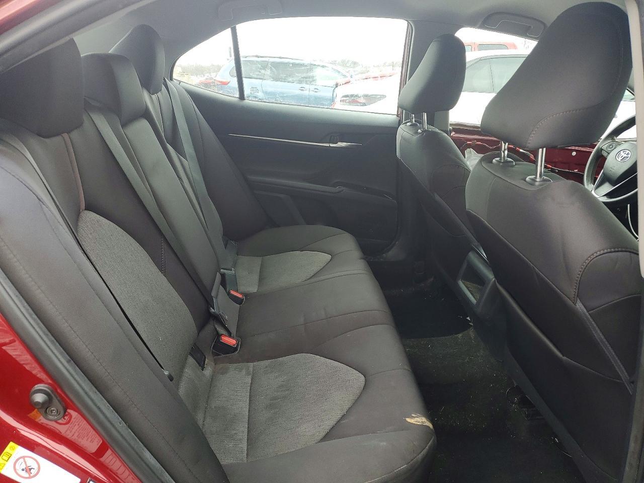 2019 Toyota Camry Le - zdjęcie 10