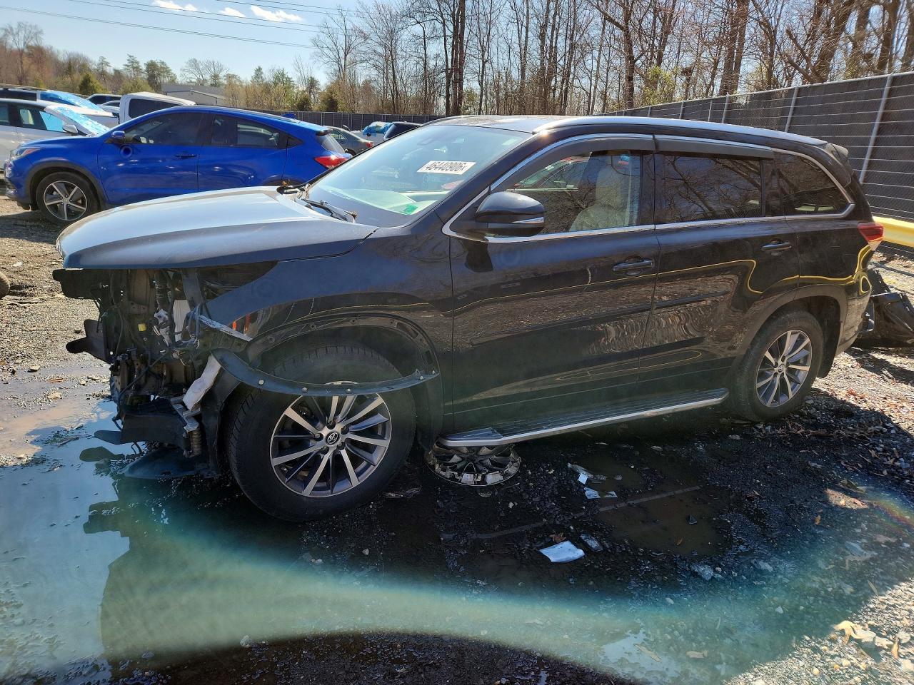 2017 Toyota Highlander Xle - zdjęcie główne