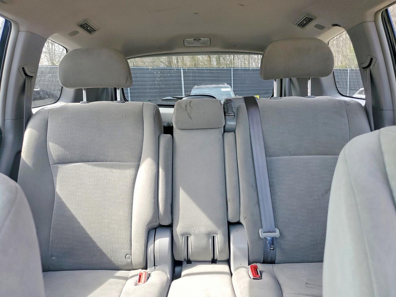 2013 Toyota Highlander Plus - zdjęcie 10