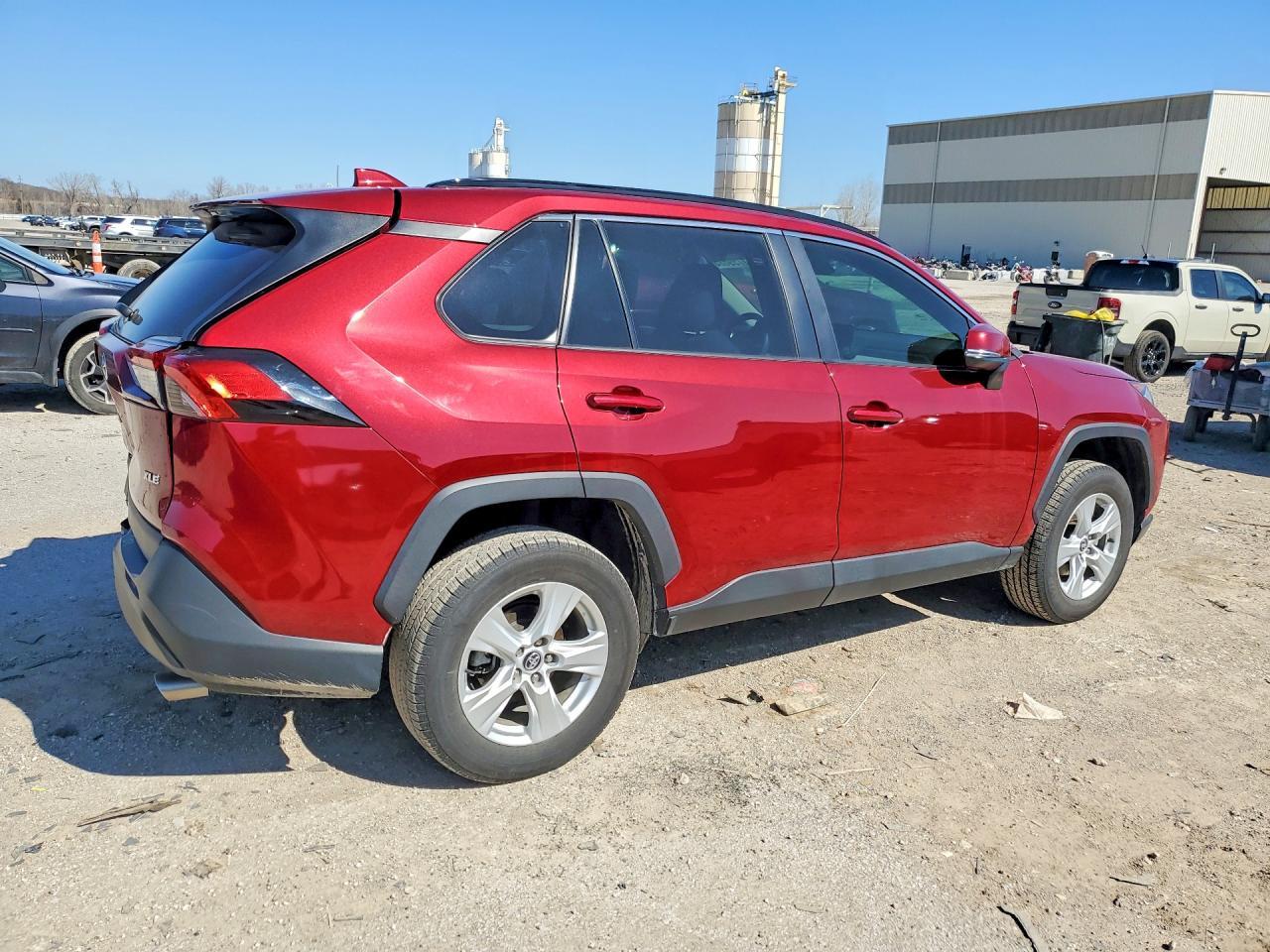 2020 Toyota Rav4 Xle - zdjęcie 3