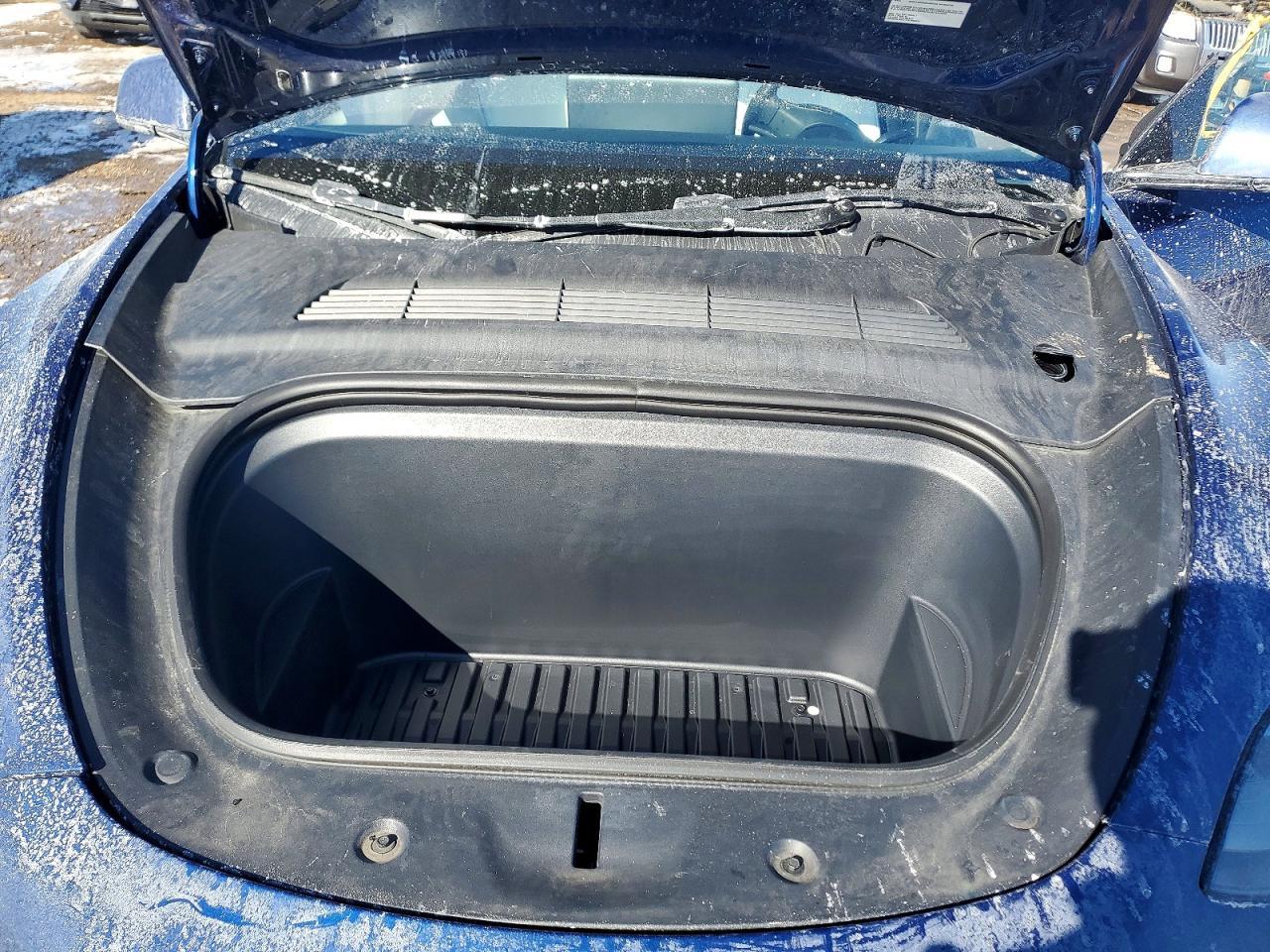 2024 Tesla Model Y - zdjęcie 11
