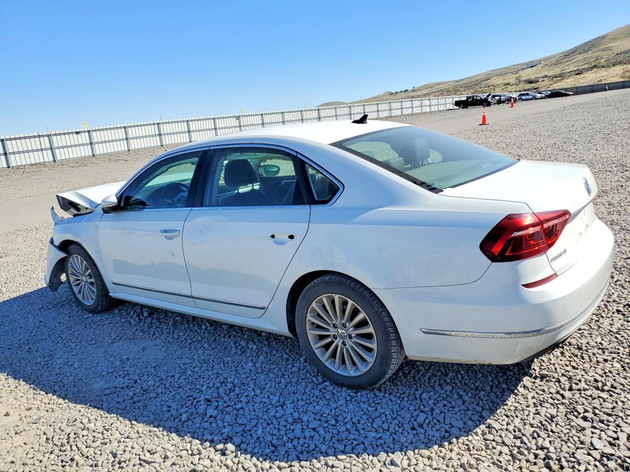 2017 Volkswagen Passat Se - zdjęcie 2
