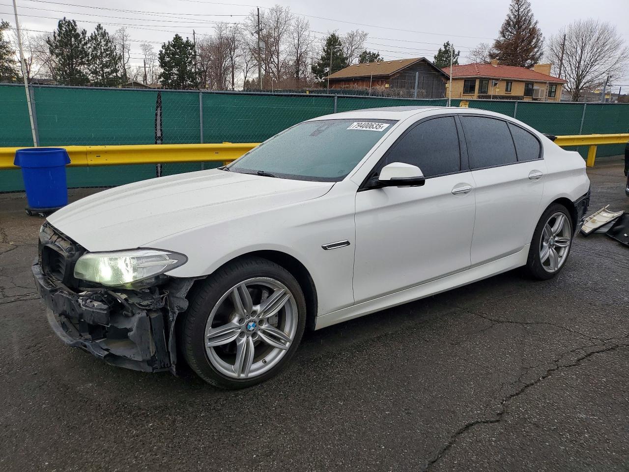 2015 BMW Seria 5 550i - zdjęcie główne