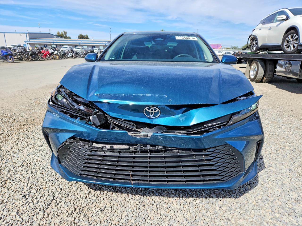 2025 Toyota Camry Le - zdjęcie 5