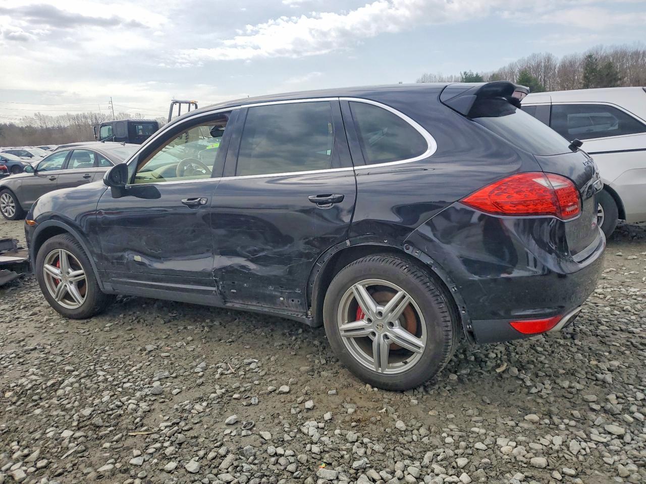 2013 Porsche Cayenne - zdjęcie 2