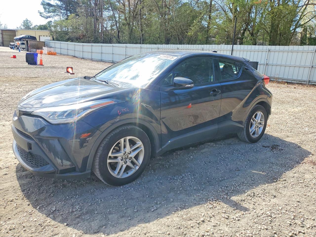 2021 Toyota C-Hr Le - zdjęcie główne
