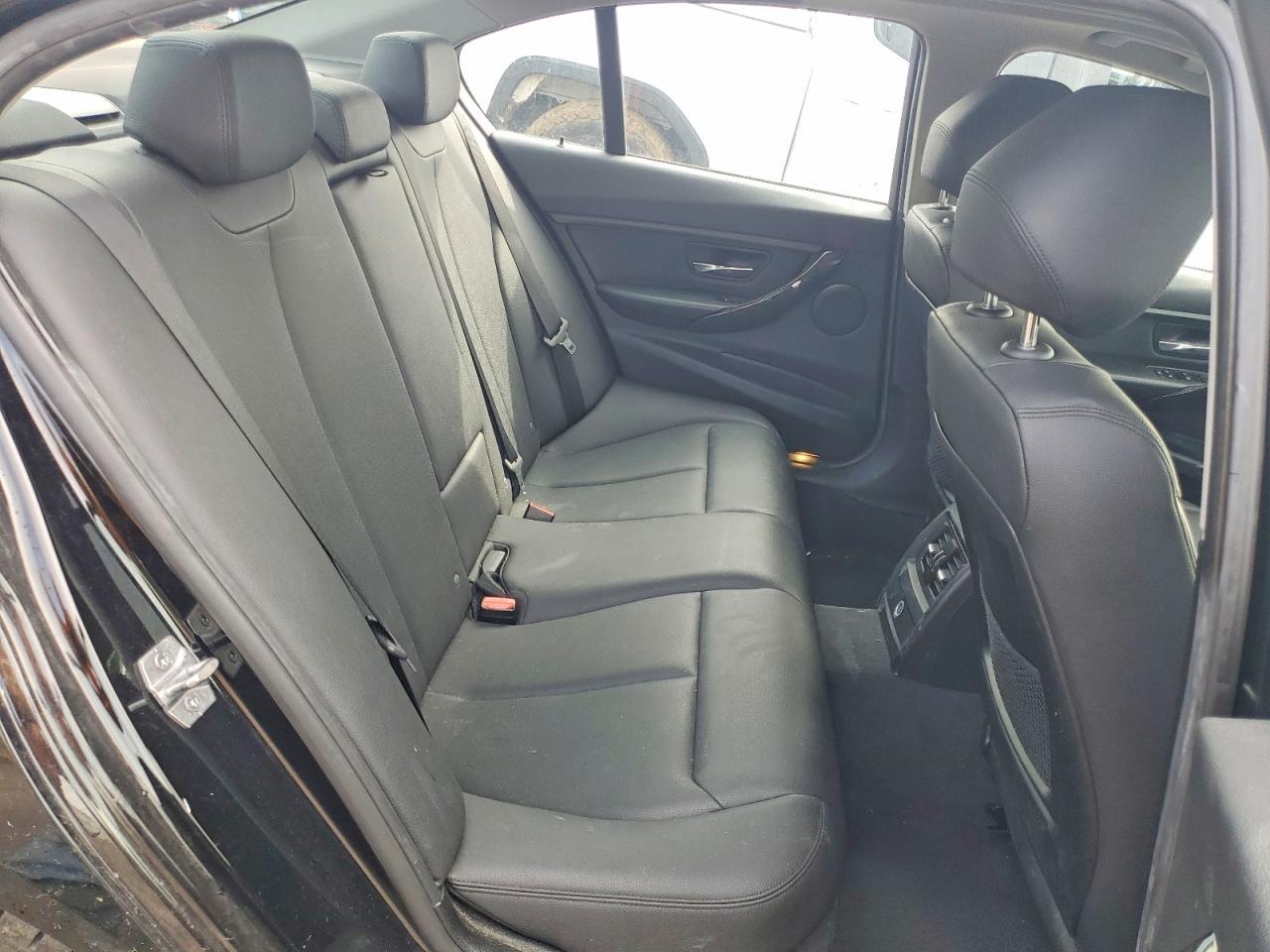 2015 BMW 320 I xDrive - zdjęcie 10