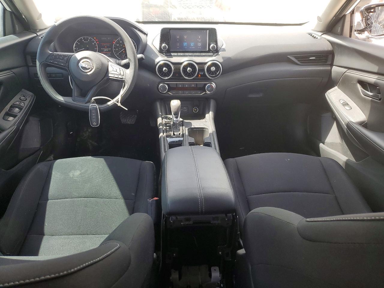 2025 Nissan Sentra - zdjęcie 8