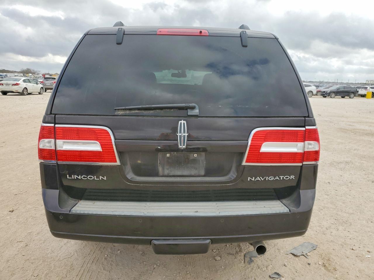 2013 Lincoln Townhouse Navigator - zdjęcie 6