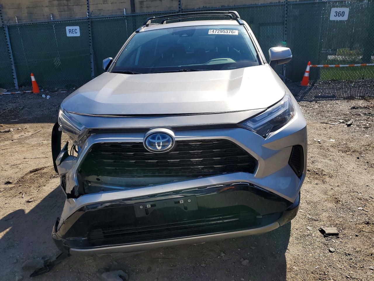 2023 Toyota Rav4 Hybrid Se - zdjęcie 5