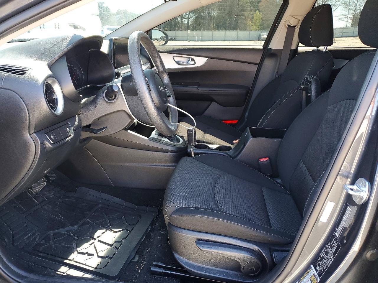 2022 Kia Forte Fe - zdjęcie 7