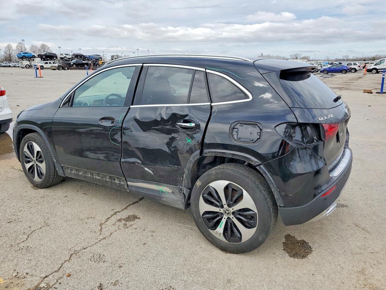 2025 Mercedes-Benz Gla 250 - zdjęcie 2