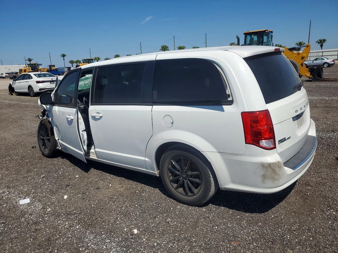 2019 Dodge Grand Caravan Gt - zdjęcie 2