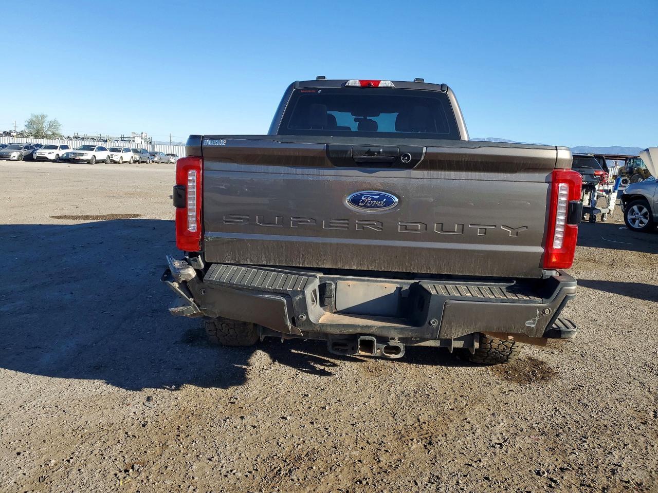 2023 Ford F350 Super Duty - zdjęcie 6