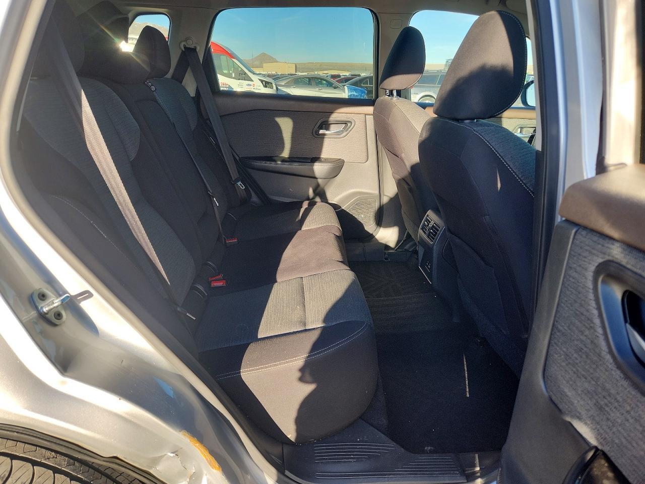 2022 Nissan Rogue Sv - zdjęcie 11