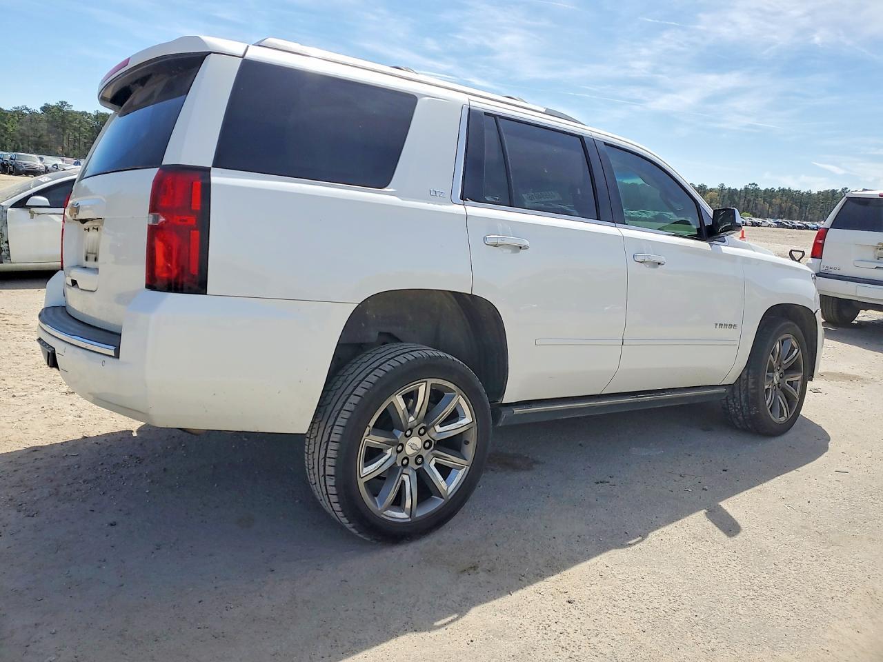 2016 Chevrolet Tahoe K1500 Ltz - zdjęcie 3