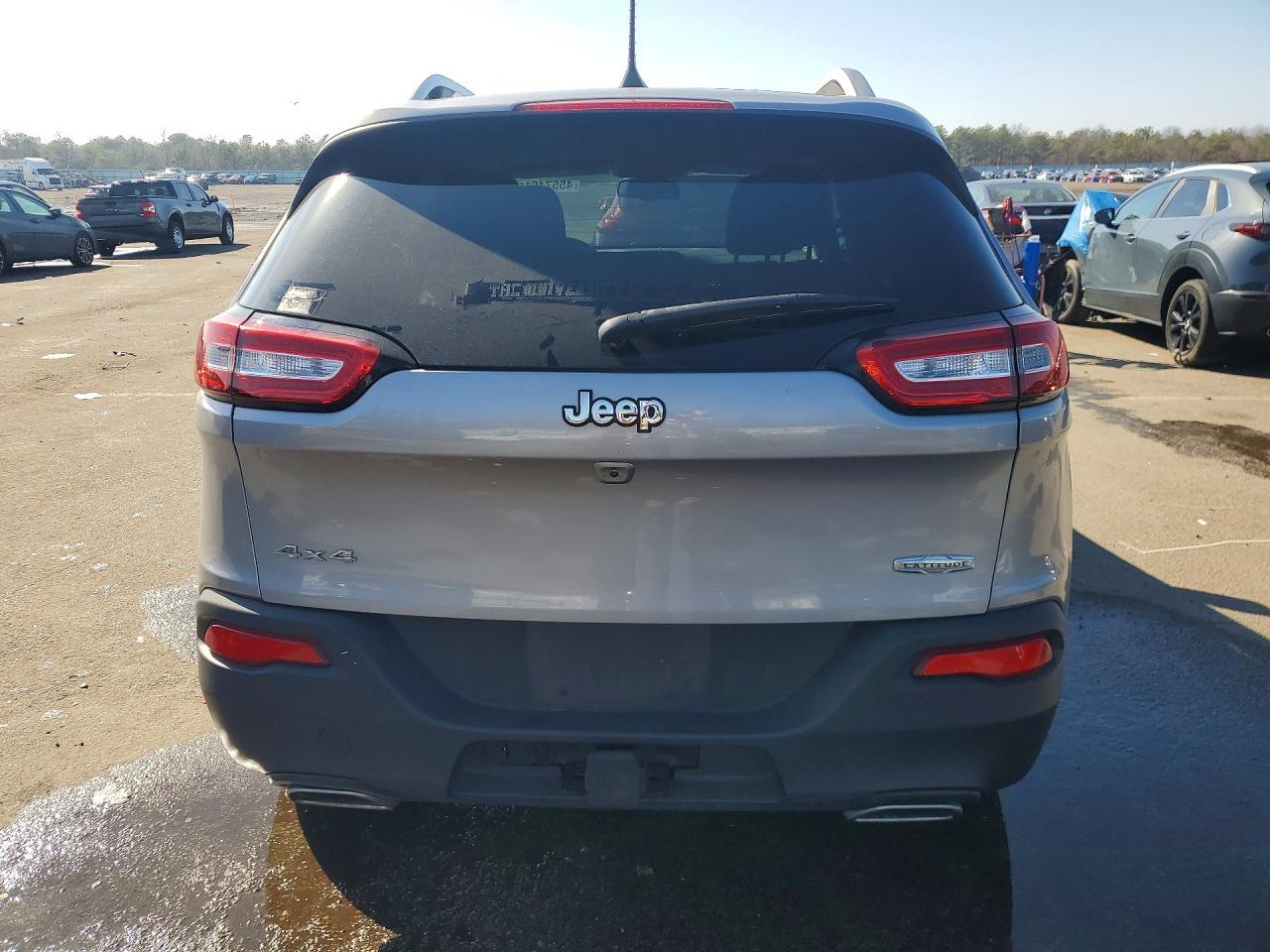 2017 Jeep Cherokee Latitude - zdjęcie 6
