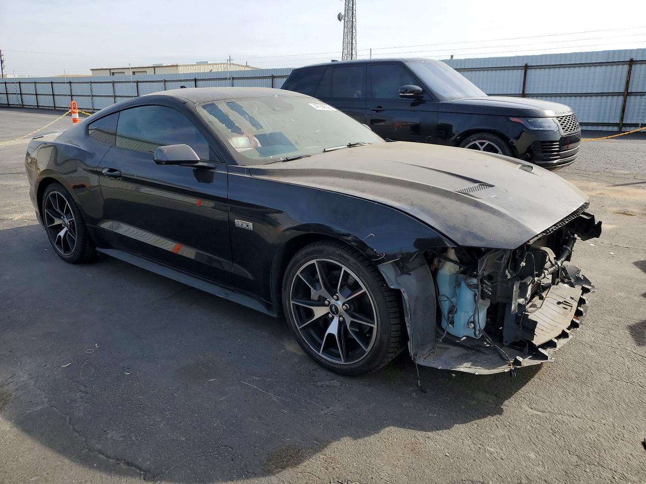 2020 Ford Mustang - zdjęcie 4