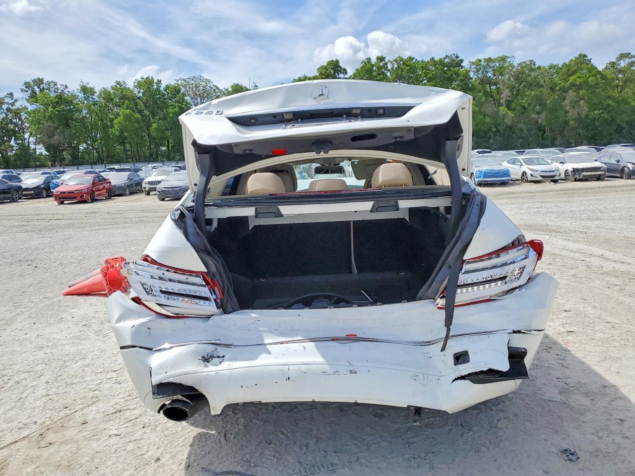 2013 Mercedes-Benz C 250 - zdjęcie 6