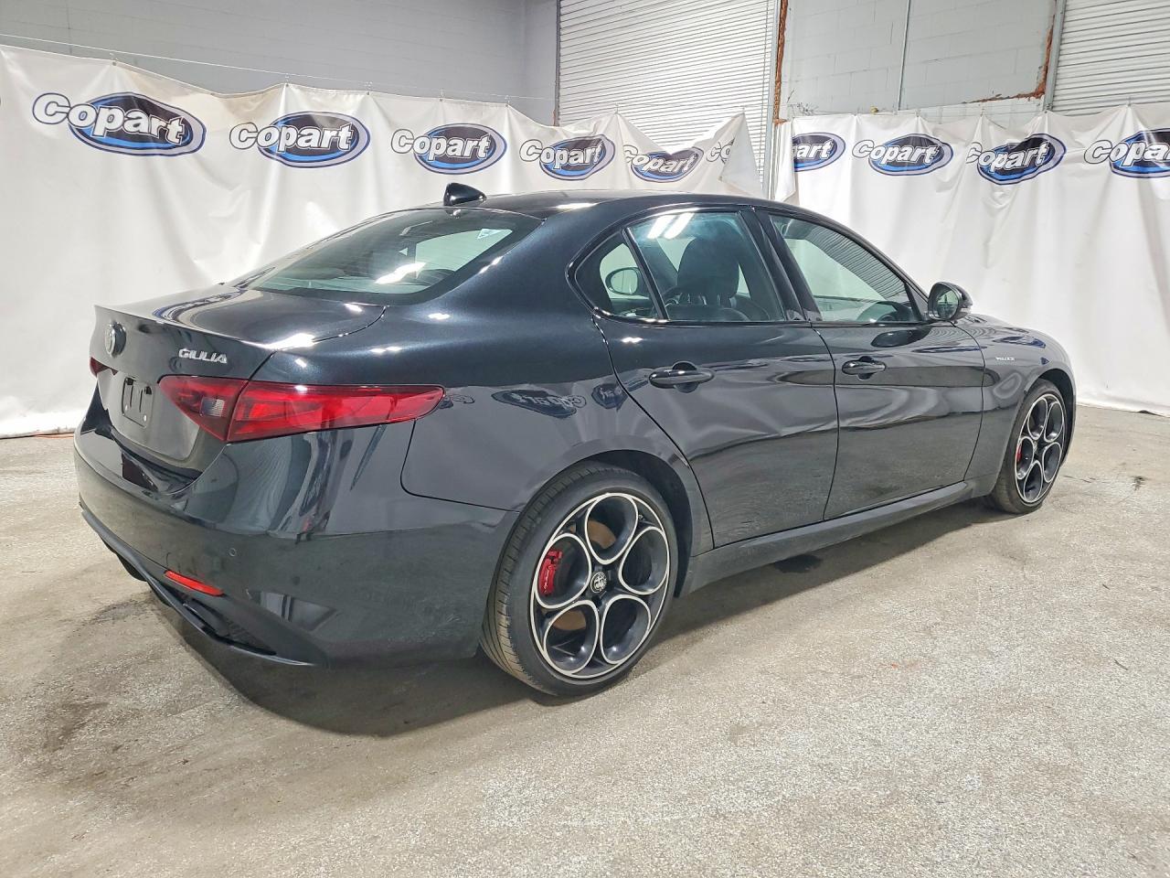 2022 Alfa Romeo Giulia Super - zdjęcie 3