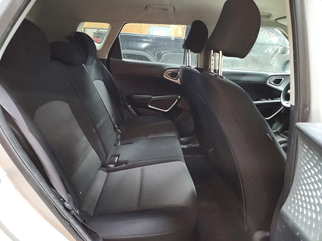 2021 Kia Soul Lx - zdjęcie 10