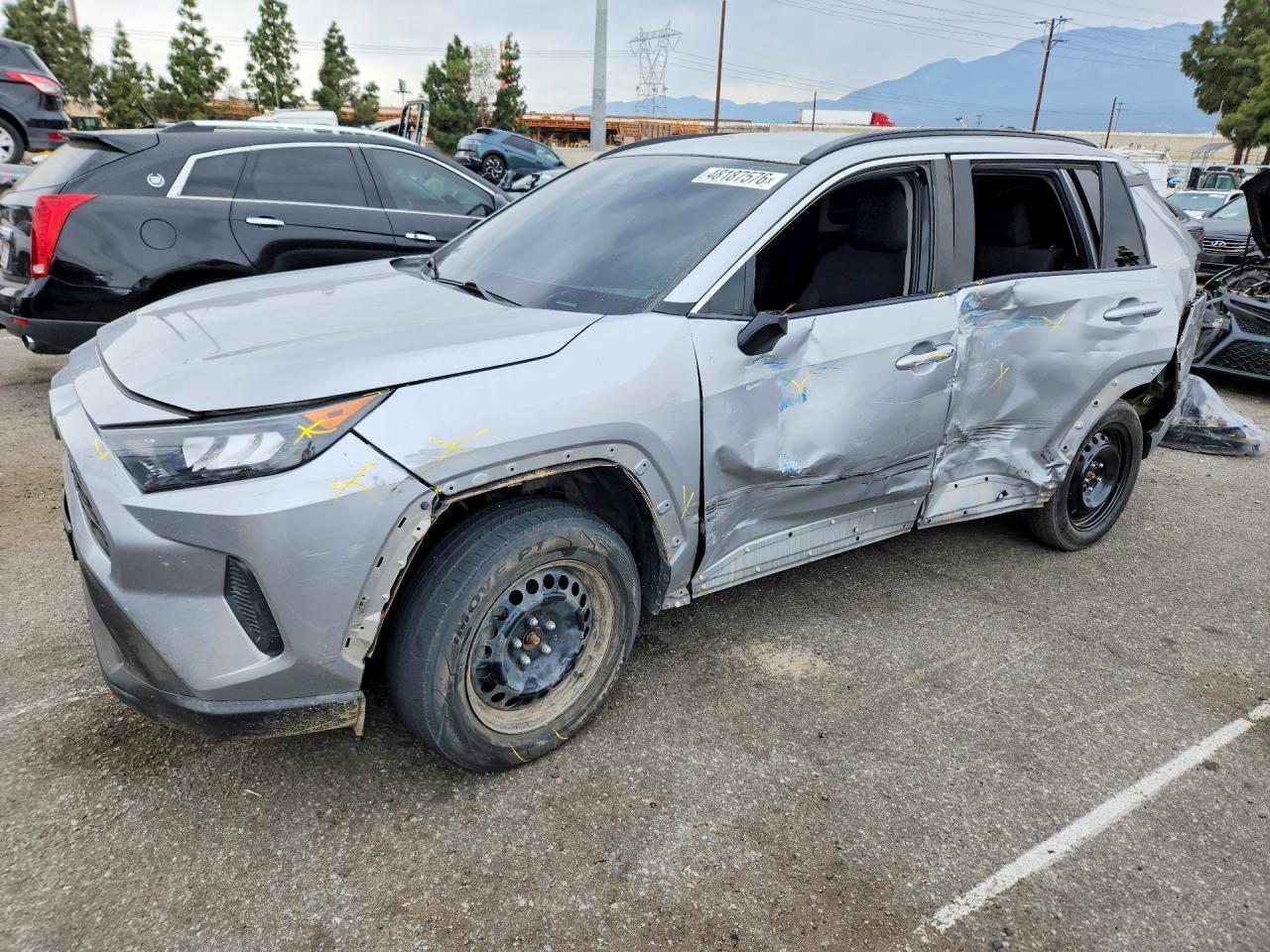2019 Toyota Rav4 Le - zdjęcie główne