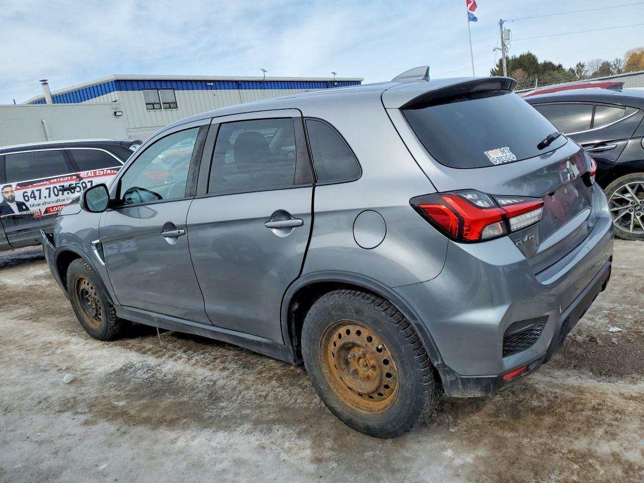 2021 Mitsubishi Rvr - zdjęcie 2