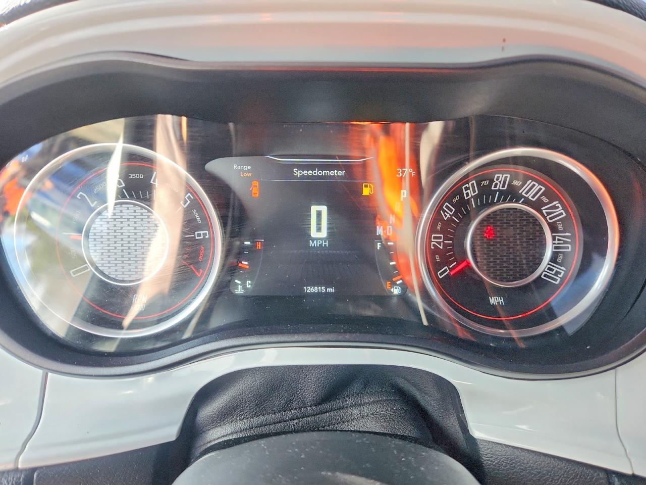 2015 Dodge Challenger Sxt - zdjęcie 9