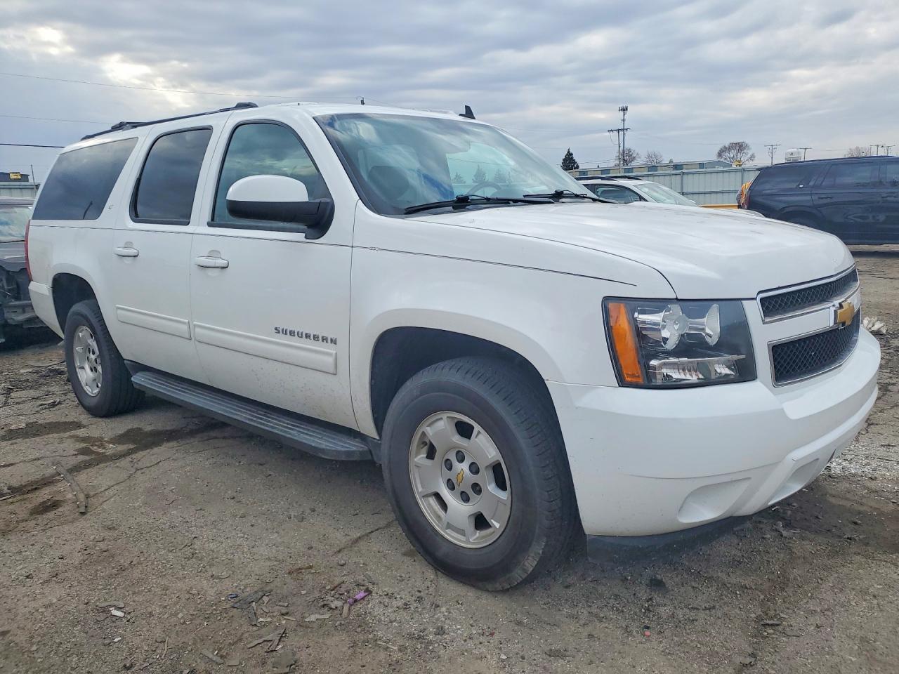 2014 Chevrolet Suburban K1500 Lt - zdjęcie 4