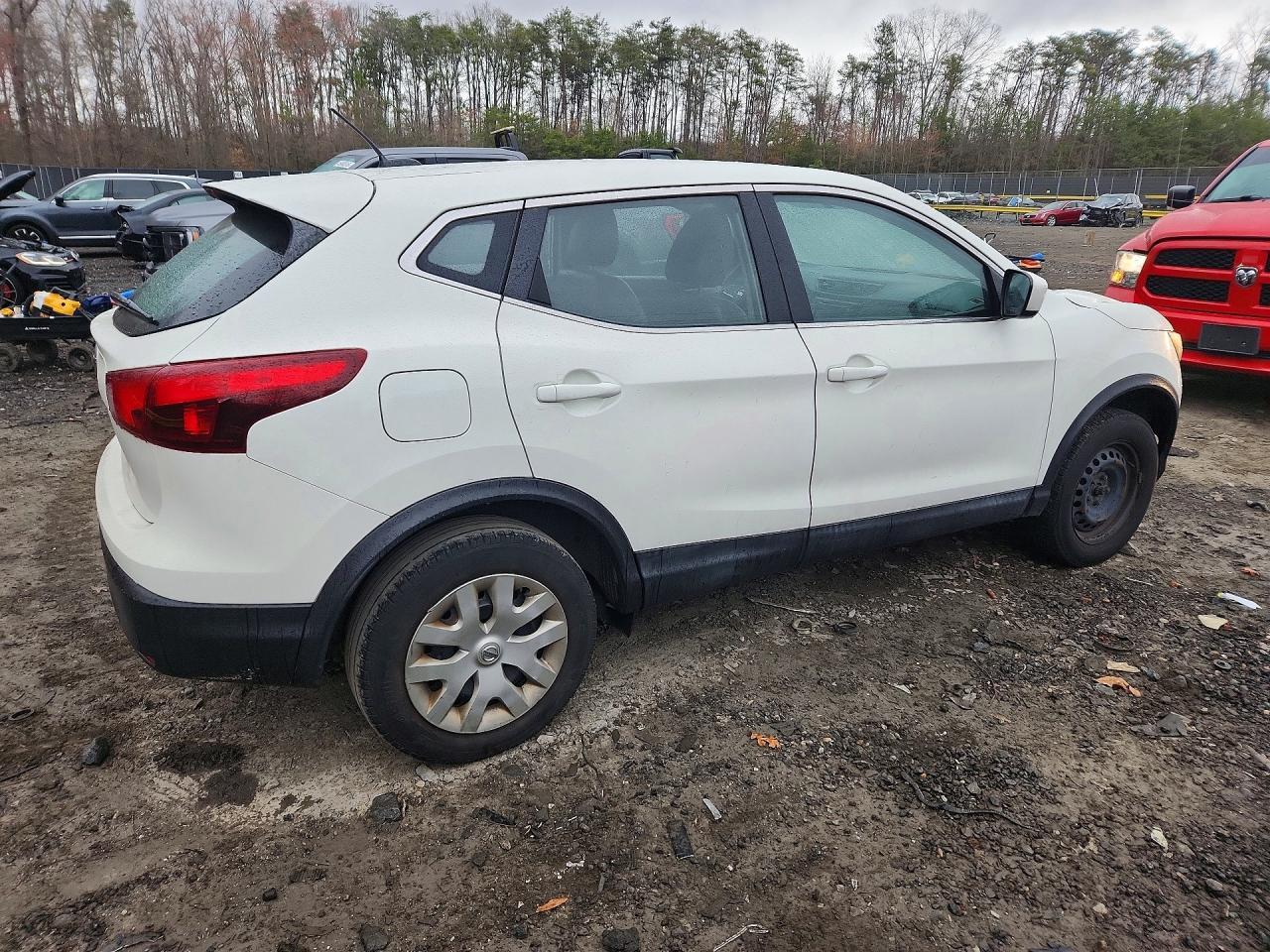 2019 Nissan Rogue Sport S - zdjęcie 3