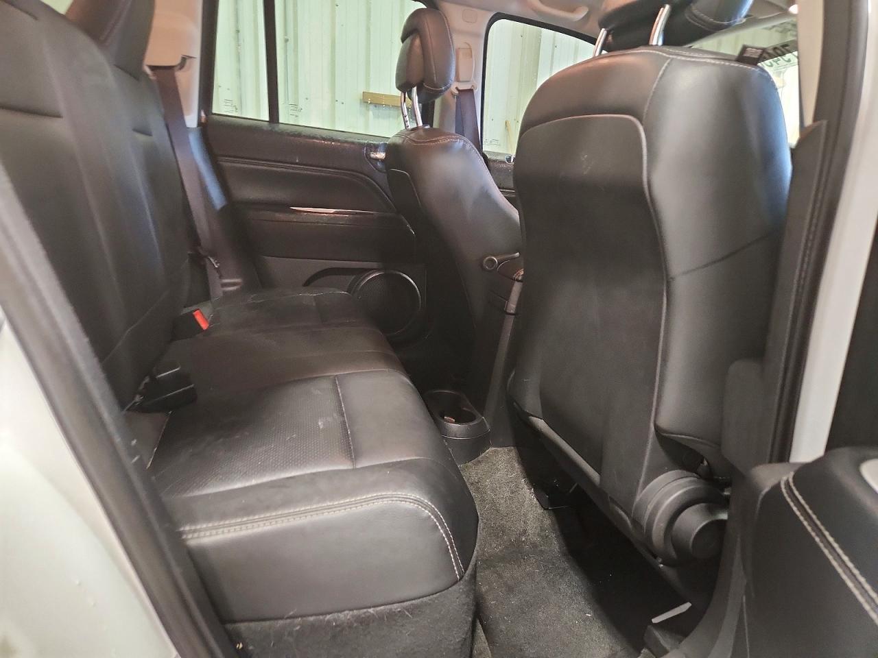 2017 Jeep Compass Latitude - zdjęcie 11